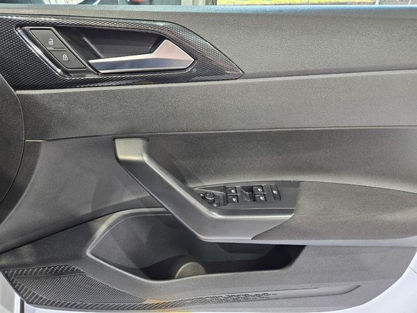 2025-Volkswagen-Taigo-10-TSI-Life-Auto image:11