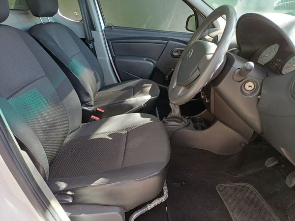 2023-Nissan-NP200-16 image:10