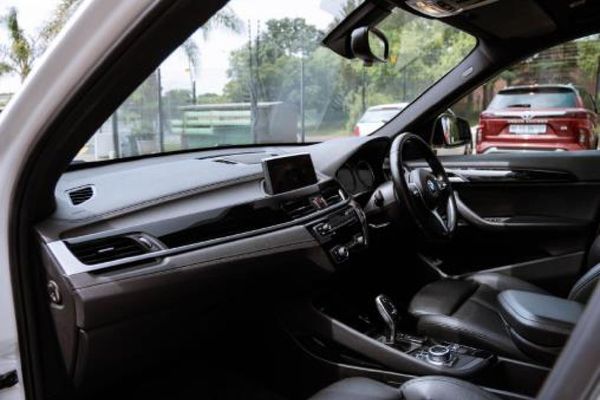 2022-BMW-X1-sDrive18i-M-Sport image:9