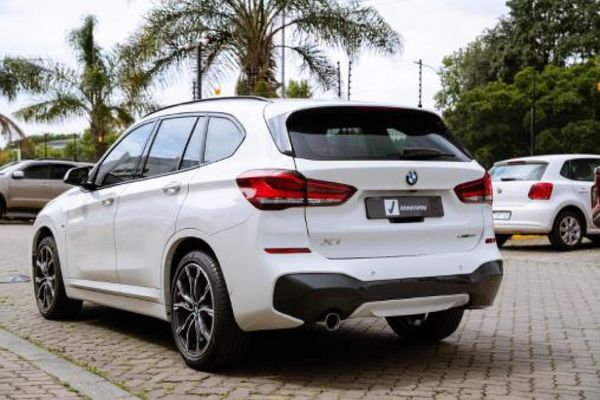 2022-BMW-X1-sDrive18i-M-Sport image:4