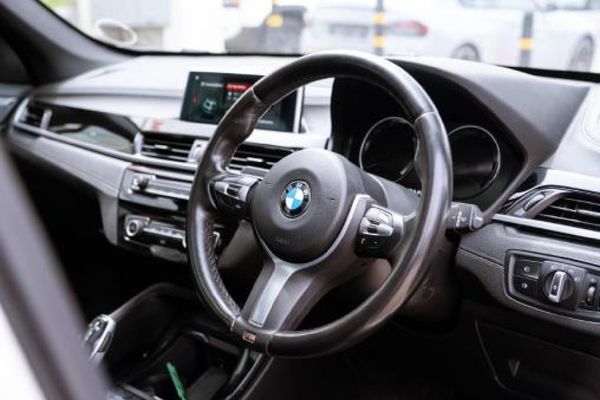 2022-BMW-X1-sDrive18i-M-Sport image:6