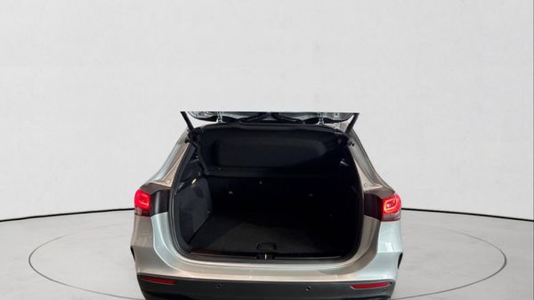 2021-Mercedes-Benz-GLA-200d-Progressive-Auto image:9