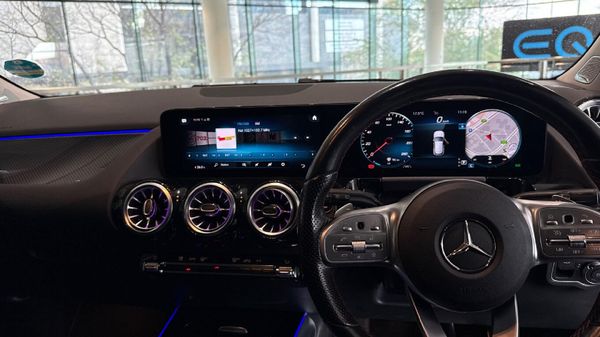 2021-Mercedes-Benz-GLA-200d-Progressive-Auto image:11