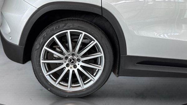2021-Mercedes-Benz-GLA-200d-Progressive-Auto image:8