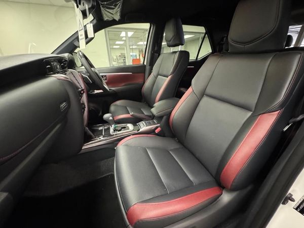 2025-Toyota-Fortuner-28-GD-6-RB-Auto image:6