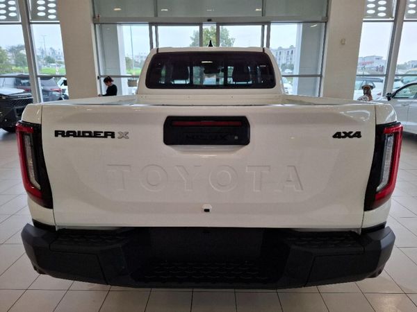 2026-Toyota-Hilux-28-GD-6-RB-Raider-X-4x4-Auto-Extended-Cab image:5
