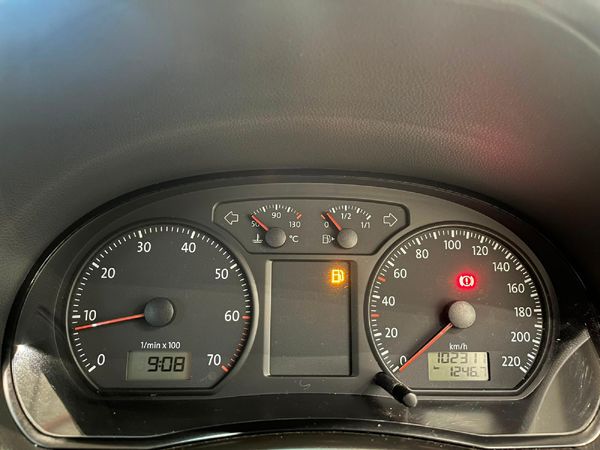 2015-Volkswagen-Polo-Vivo-GP-16-Comfortline-5-dr image:10