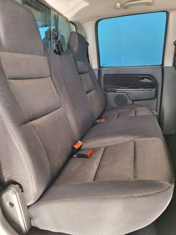 2011-Isuzu-KB-250D-Teq-Double-Cab-LE image:9