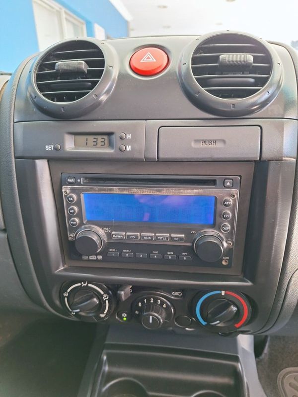2011-Isuzu-KB-250D-Teq-Double-Cab-LE image:5