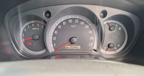 2011-Isuzu-KB-250D-Teq-Double-Cab-LE image:6