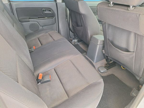 2011-Isuzu-KB-250D-Teq-Double-Cab-LE image:8