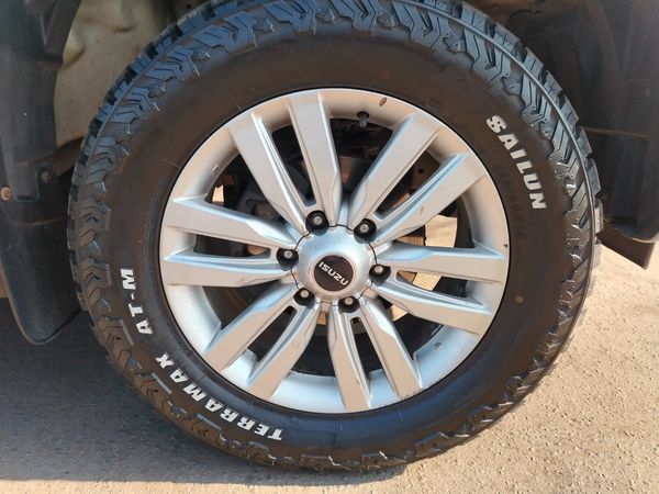 2019-Isuzu-Mu-x-30D-Auto image:14