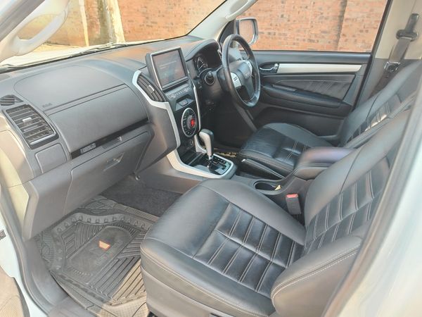 2019-Isuzu-Mu-x-30D-Auto image:31