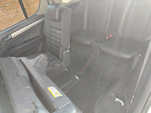 2019-Isuzu-Mu-x-30D-Auto image:36
