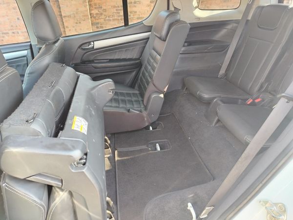 2019-Isuzu-Mu-x-30D-Auto image:37