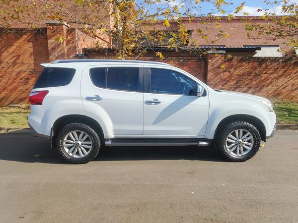 2019-Isuzu-Mu-x-30D-Auto image:4