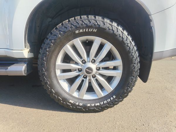 2019-Isuzu-Mu-x-30D-Auto image:6
