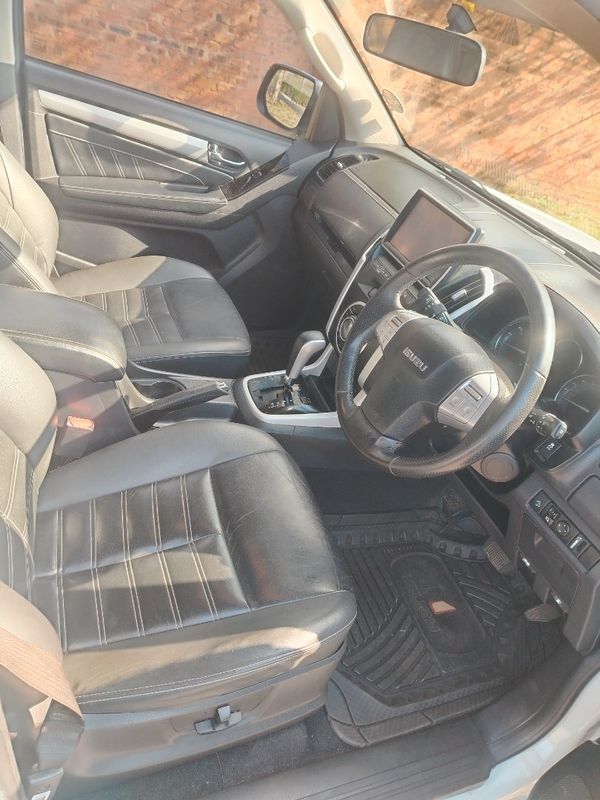 2019-Isuzu-Mu-x-30D-Auto image:8