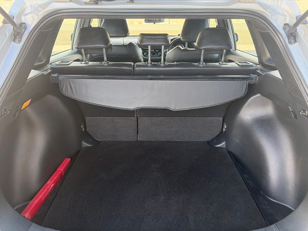 2022-Toyota-Corolla-Cross-18-XS-Hybrid image:5