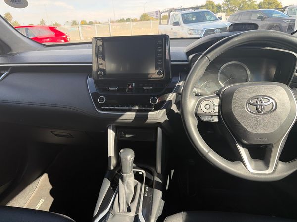 2022-Toyota-Corolla-Cross-18-XS-Hybrid image:6