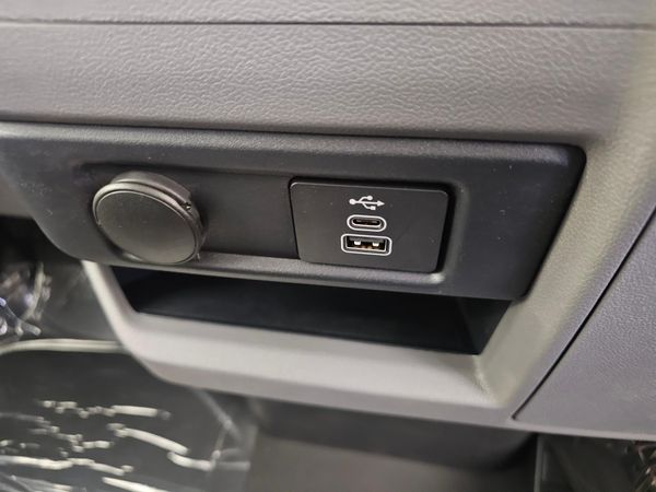 2026-Volkswagen-Kombi-20TDI-Basic-Auto-125kw image:8