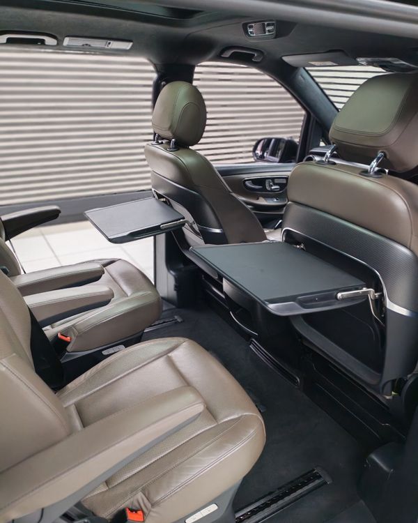 2023-Mercedes-Benz-V-Class-V-300d-Exclusive image:12