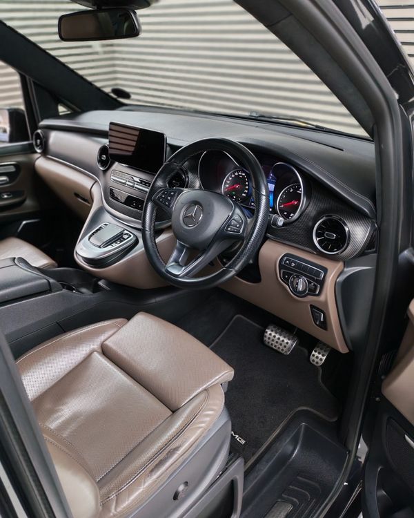 2023-Mercedes-Benz-V-Class-V-300d-Exclusive image:4