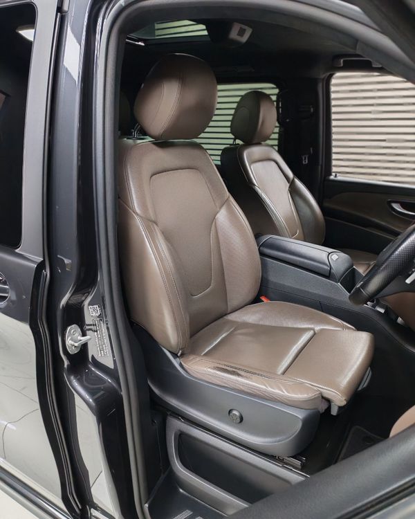2023-Mercedes-Benz-V-Class-V-300d-Exclusive image:6