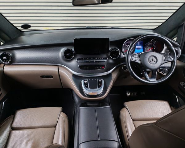 2023-Mercedes-Benz-V-Class-V-300d-Exclusive image:8
