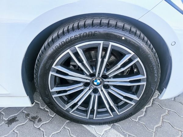 2021-BMW-3-Series-318i-M-Sport image:4
