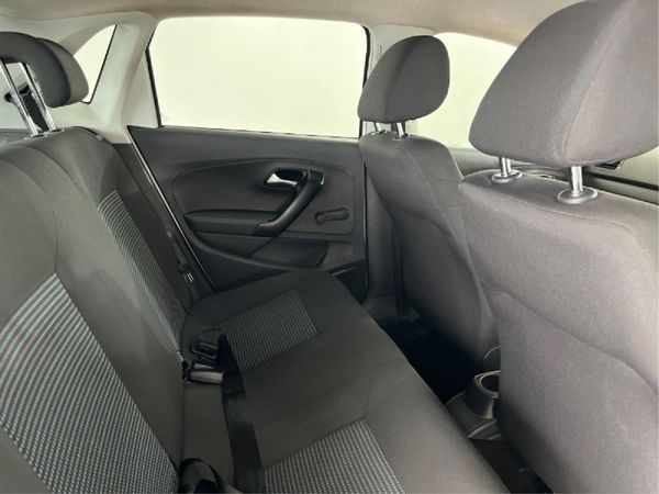 2022-Volkswagen-Polo-Vivo-14-Comfortline-5-dr image:9