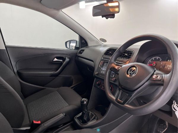 2022-Volkswagen-Polo-Vivo-14-Comfortline-5-dr image:10