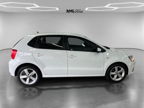 2022-Volkswagen-Polo-Vivo-14-Comfortline-5-dr image:1