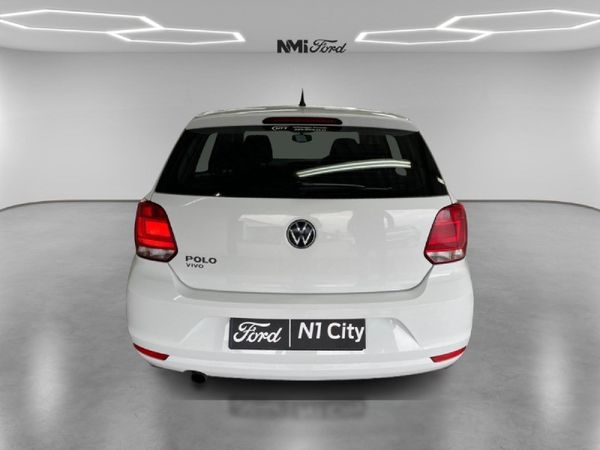 2022-Volkswagen-Polo-Vivo-14-Comfortline-5-dr image:3