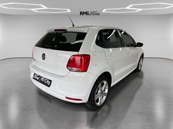 2022-Volkswagen-Polo-Vivo-14-Comfortline-5-dr image:5
