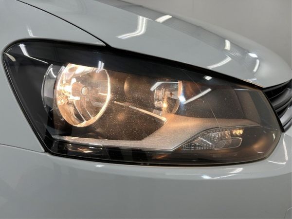 2022-Volkswagen-Polo-Vivo-14-Comfortline-5-dr image:8