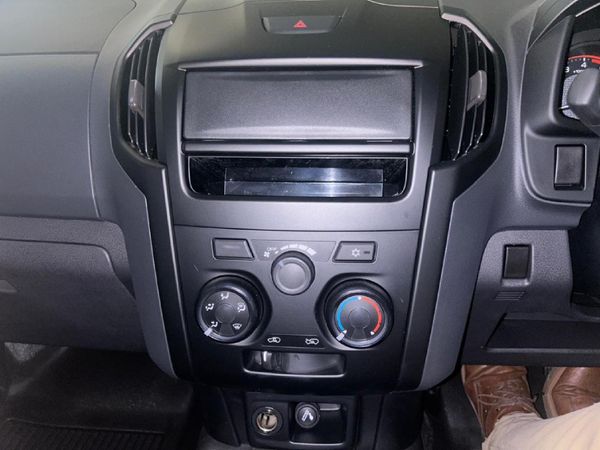 2026-Isuzu-D-Max-250C-Fleetside-Single-Cab image:13