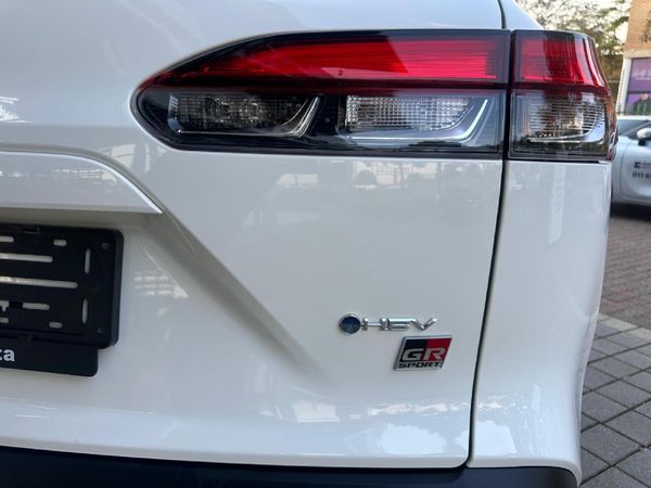 2026-Toyota-Corolla-Cross-18-GR-S-Hybrid image:10