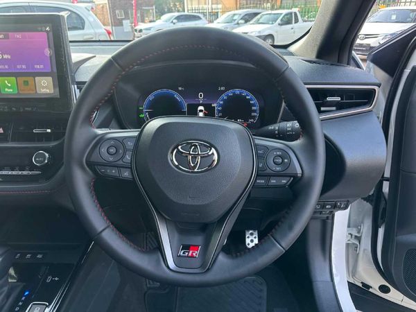 2026-Toyota-Corolla-Cross-18-GR-S-Hybrid image:15