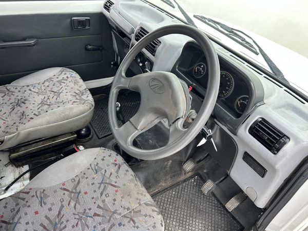 2022-Mahindra-Bolero-Maxi-Truck-25-TD-Single-Cab image:11