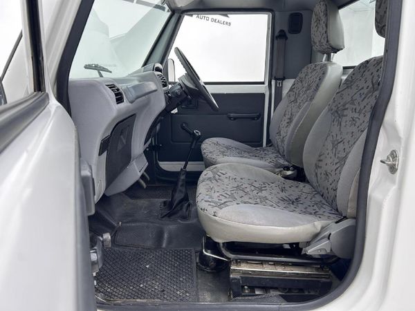 2022-Mahindra-Bolero-Maxi-Truck-25-TD-Single-Cab image:6
