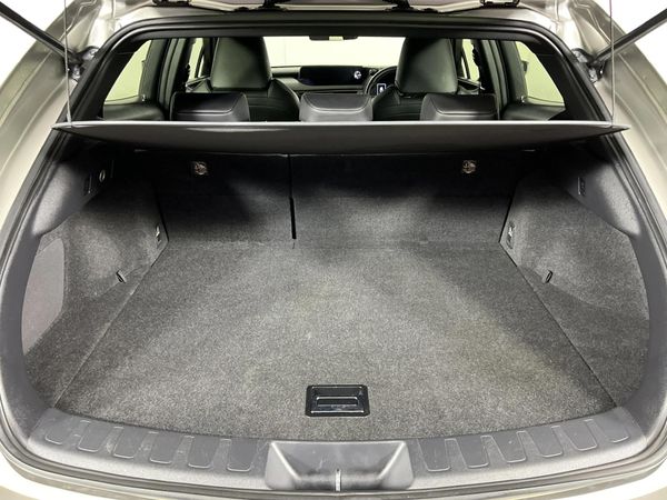 2019-Lexus-UX-200-EX image:13