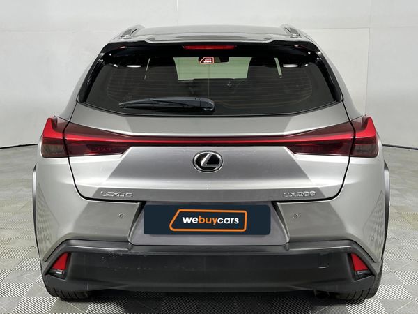 2019-Lexus-UX-200-EX image:17