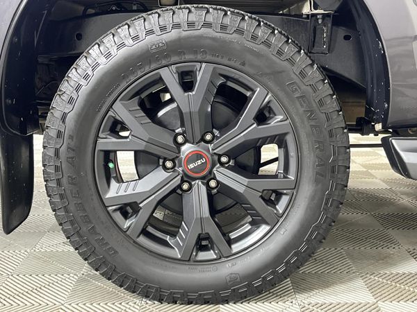 2023-Isuzu-D-Max-30-DDI-V-Cross-HR-Auto-Double-Cab image:7