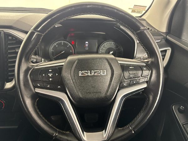 2025-Isuzu-D-Max-19-DDI-HR-LS-Auto-Double-Cab image:12