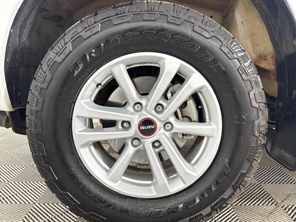 2025-Isuzu-D-Max-19-DDI-HR-LS-Auto-Double-Cab image:4