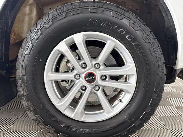 2025-Isuzu-D-Max-19-DDI-HR-LS-Auto-Double-Cab image:5