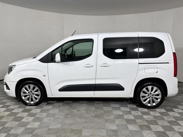 2019-Opel-Combo-Life-Enjoy-16-TD image:16