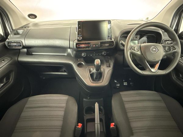 2019-Opel-Combo-Life-Enjoy-16-TD image:1