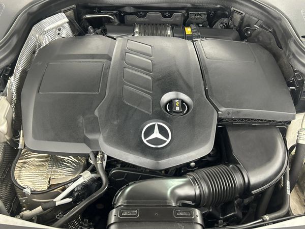 2021-Mercedes-Benz-GLC-220d-4Matic image:13